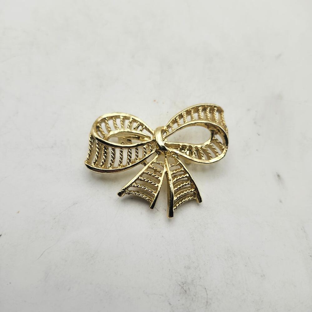 Gold Tone Openwork Ribbon Bow Brooch Textured Statement Pin Vintage 2in Gift